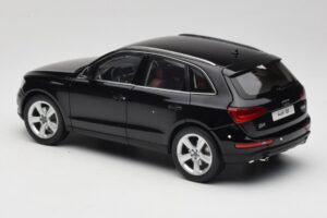 Audi Q5 8R Phantom Black Kyosho 1:18 09242BK Metal — billede 7 af 8