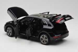 Audi Q5L FY Sort Paudi Model 1:18 26732 Metal — billede 5 af 8