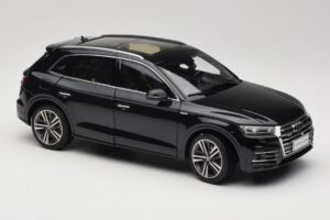 Audi Q5L FY Sort Paudi Model 1:18 26732 Metal — billede 6 af 8