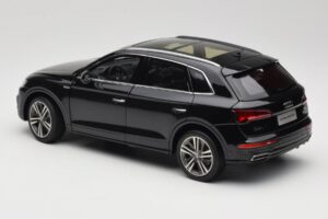 Audi Q5L FY Sort Paudi Model 1:18 26732 Metal — billede 7 af 8