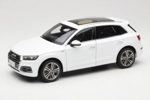 Audi Q5L FY Hvid Paudi Model 1:18 30694 Metal