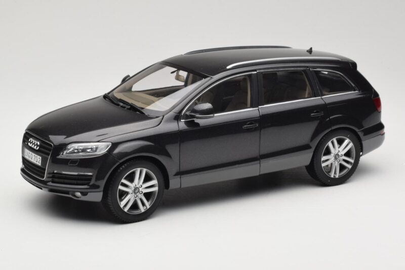 Audi Q7 4L Lava Grey Minichamps 1:18 5010507625 Metal