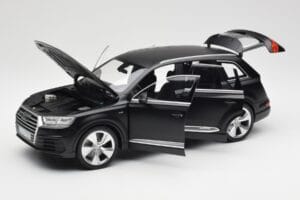 Audi Q7 4M Mat Sort Minichamps 1:18 110014001 Metal — billede 2 af 8