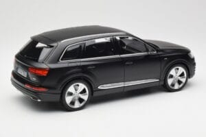 Audi Q7 4M Mat Sort Minichamps 1:18 110014001 Metal — billede 3 af 8