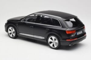 Audi Q7 4M Mat Sort Minichamps 1:18 110014001 Metal — billede 7 af 8