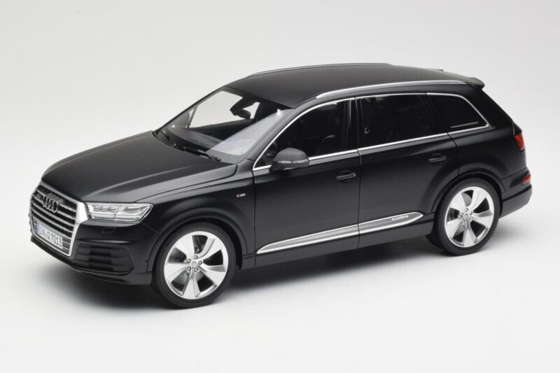 Audi Q7 4M Mat Sort Minichamps 1:18 110014001 Metal