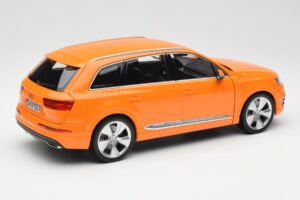 Audi Q7 4M Orange Metallic Minichamps 1:18 110014004 Metal — billede 3 af 8