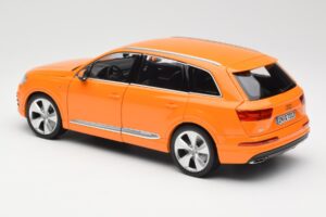 Audi Q7 4M Orange Metallic Minichamps 1:18 110014004 Metal — billede 7 af 8