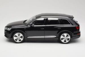 Audi Q7 4M Orca Black Minichamps 1:18 5011407625 Metal — billede 4 af 8