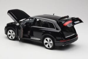Audi Q7 4M Orca Black Minichamps 1:18 5011407625 Metal — billede 5 af 8