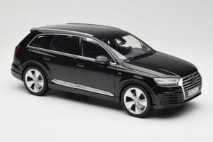 Audi Q7 4M Orca Black Minichamps 1:18 5011407625 Metal — billede 6 af 8