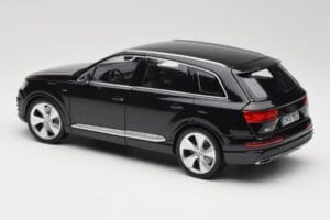 Audi Q7 4M Orca Black Minichamps 1:18 5011407625 Metal — billede 7 af 8