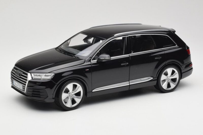 Audi Q7 4M Orca Black Minichamps 1:18 5011407625 Metal