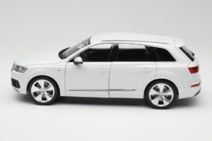 Audi Q7 4M Hvid Minichamps 1:18 110014000 Metal — billede 4 af 8