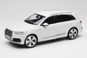 Audi Q7 4M Hvid Minichamps 1:18 110014000 Metal