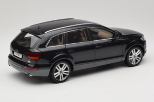Audi Q7 Sort Kyosho 1:18 09221BK Metal — billede 3 af 8