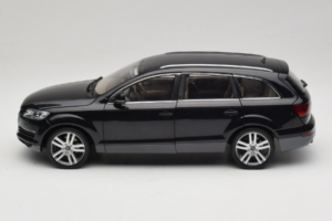 Audi Q7 Sort Kyosho 1:18 09221BK Metal — billede 4 af 8