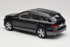 Audi Q7 Sort Kyosho 1:18 09221BK Metal — billede 7 af 8
