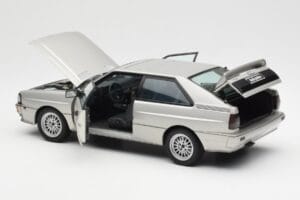 Audi Quattro LWB Sølv AUTOart 1:18 70303 Metal — billede 5 af 8