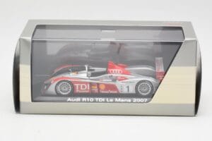 Audi R10 TDI LMP1 #1 F. Biela / E. Pirro / M. Werner 24 Hours of Le Mans 2007 Minichamps 1:43 5020700213 Metal — billede 4 af 4