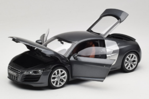 Audi R8 5.2 FSI Quattro Daytona Grey Kyosho 1:18 09216DG Metal — billede 2 af 7