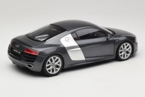 Audi R8 5.2 FSI Quattro Daytona Grey Kyosho 1:18 09216DG Metal — billede 3 af 7