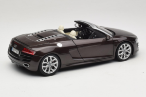 Audi R8 5.2 Spyder Teak Brown Kyosho 1:18 5010918525 Metal — billede 3 af 8