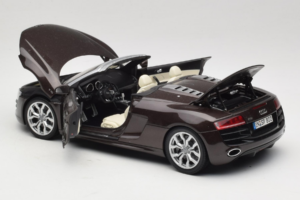 Audi R8 5.2 Spyder Teak Brown Kyosho 1:18 5010918525 Metal — billede 5 af 8