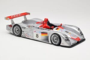 Audi R8 LMP900 #8 Audi Sport Team Joest F. Biela / E. Pirro / T. Kristensen 24 Hours of Le Mans 2000 Maisto 1:18 38899 Metal — billede 4 af 6