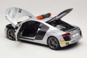 Audi R8 Safety Car 24 Hours of Le Mans 2008 Kyosho 1:18 09214DTM Metal — billede 7 af 8