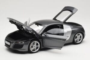 Audi R8 Type 42 4.2 Daytona Grey Kyosho 1:18 5010618425 Metal — billede 2 af 8