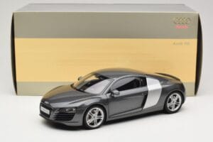 Audi R8 Type 42 4.2 Daytona Grey Kyosho 1:18 5010618425 Metal — billede 8 af 8