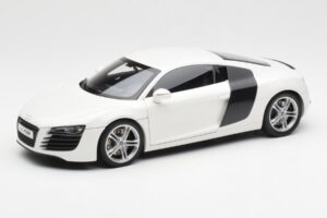 Audi R8 Type 42 Hvid Kyosho 1:18 09213W Metal