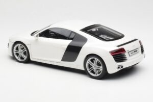 Audi R8 Type 42 Hvid Kyosho 1:18 09213W Metal — billede 7 af 8