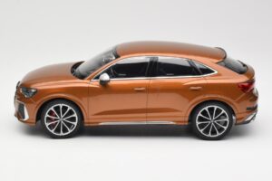Audi RS Q3 Sportback 8U Brown Metallic Minichamps 1:18 155018104 Metal — billede 3 af 6