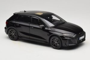Audi RS3 8Y Sportback Myth Black Norev 1:18 188388 Metal — billede 6 af 8