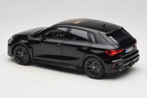 Audi RS3 8Y Sportback Myth Black Norev 1:18 188388 Metal — billede 7 af 8