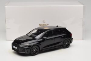 Audi RS3 8Y Sportback Myth Black Norev 1:18 188388 Metal — billede 8 af 8