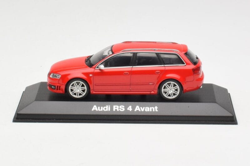 Audi RS4 B7 Avant Rød Minichamps 1:43 5010509213 Metal