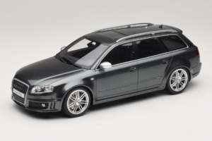 Audi RS4 B7 Grå Otto 1:18 OT721 Resin