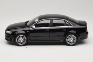 Audi RS4 B7 Sedan Phantom Black Minichamps 1:18 5010509115 Metal — billede 4 af 8