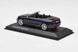 Audi RS5 B8 Cabriolet Estoril Blue Minichamps 1:43 5011215313 Metal — billede 3 af 4