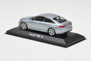 Audi RS6 C6 Monza Silver Minichamps 1:43 5010810113 Metal — billede 3 af 4