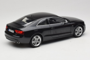 Audi S5 B8 Coupe Sort Norev 1:18 188360 Metal — billede 3 af 8