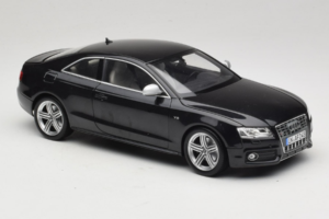 Audi S5 B8 Coupe Sort Norev 1:18 188360 Metal — billede 6 af 8