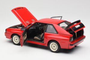 Audi Sport Quattro Rød Forhandler Udgave AUTOart 1:18 5030400205 Metal — billede 5 af 8