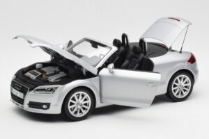 Audi TT 8J Roadster Lyssølv Minichamps 1:18 5010500515 Metal — billede 2 af 8