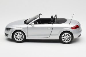Audi TT 8J Roadster Lyssølv Minichamps 1:18 5010500515 Metal — billede 4 af 8