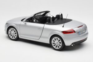 Audi TT 8J Roadster Lyssølv Minichamps 1:18 5010500515 Metal — billede 7 af 8