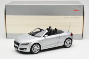 Audi TT 8J Roadster Lyssølv Minichamps 1:18 5010500515 Metal — billede 8 af 8